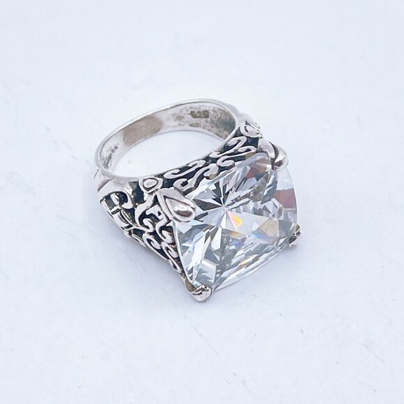 Vintage-Inspired Sterling Silver Ring Intricate Filigree Design Faceted Cubic Zi - Picture 2 of 10